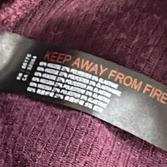 Free People Ribbed Turtleneck Poncho‎ Sweater Burgundy Ruffle Detail Oversized - Picture 6 of 7